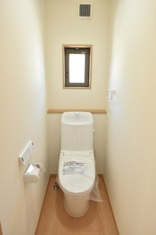 【トイレ】 | 鴻巣市東３丁目　未入居住宅 | 2階トイレ