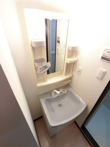 ＫＡＮＥＮＡＲＩ和光前原の独立洗面台