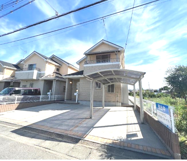藤岡市藤岡　中古の前面道路含む現地写真