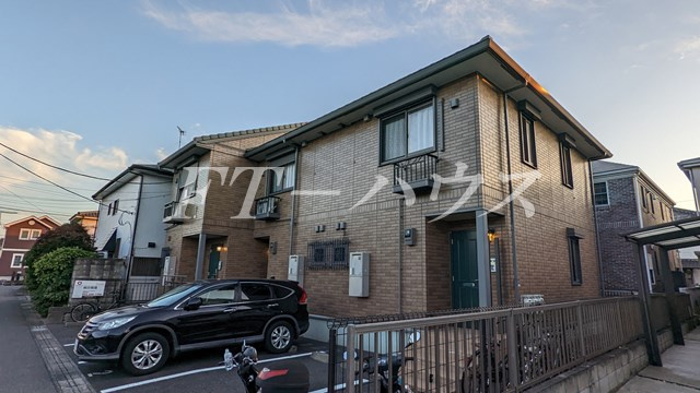 習志野市香澄２丁目のアパートのエントランス