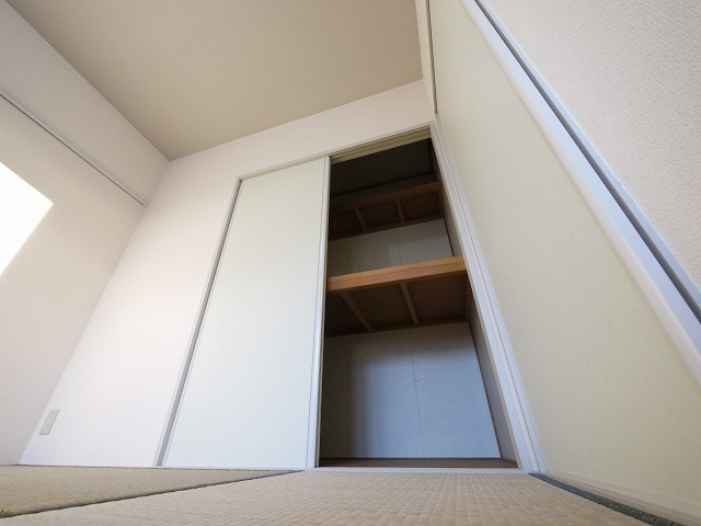 コスモス結崎　Ｂの収納|大きなものも収納できそうです