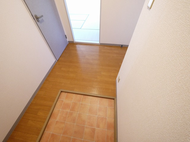 コスモス結崎　Ｂの玄関|シンプルで使いやすい玄関です
