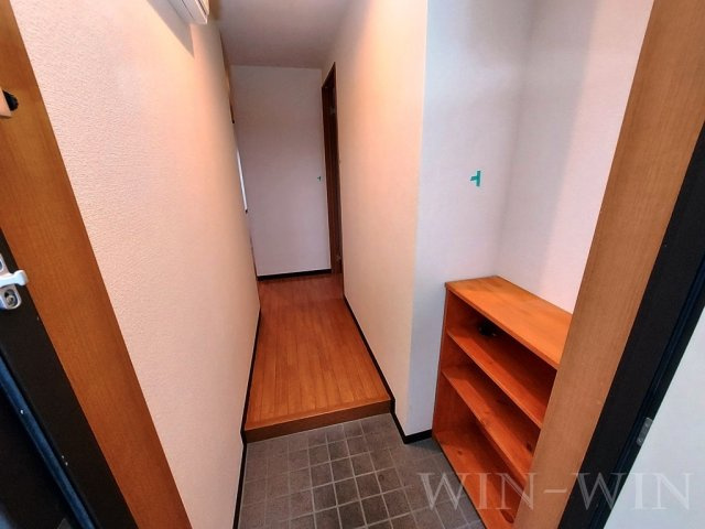 テイビービルの玄関