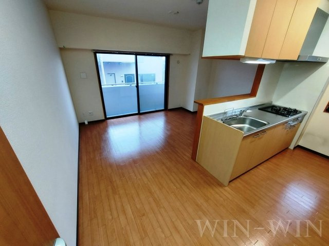 テイビービルの居間・リビング