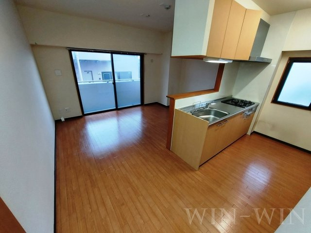 テイビービルの居間・リビング