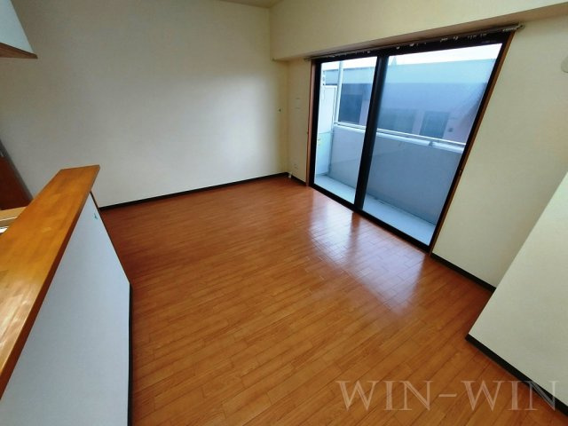 テイビービルの居間・リビング