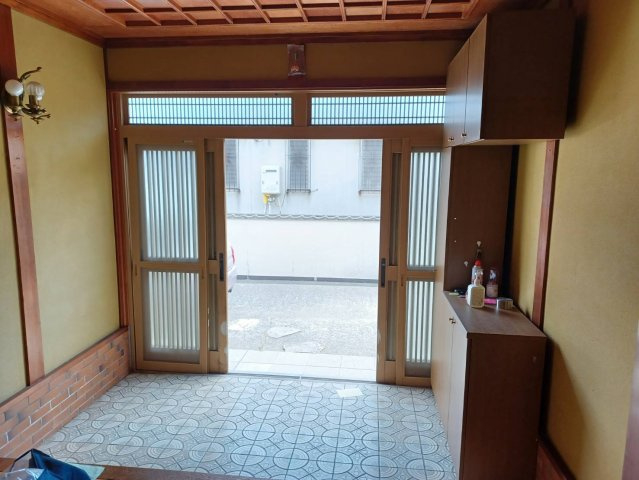 【玄関】 | 玄関はとても広々です。
靴の収納もたっぷりあります。