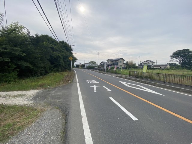 比企郡川島町上八ツ林　建築条件なし売地　東武東上線『川越駅』バス27分　【つばさ北小学区】の前面道路含む現地写真
