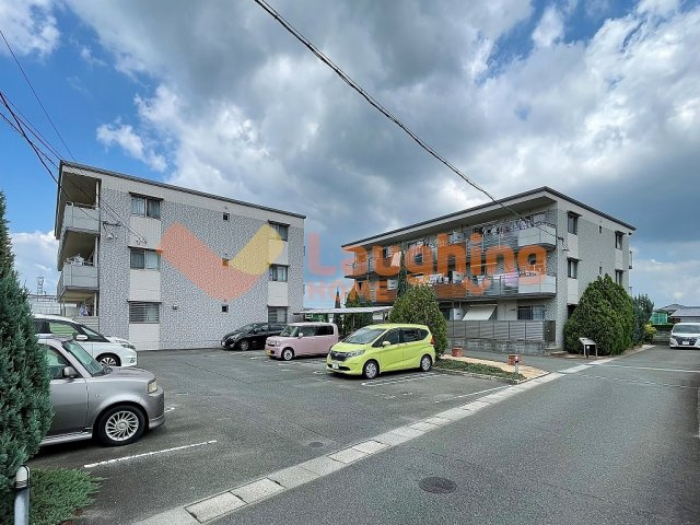 久留米市北野町高良の賃貸マンションの駐車場|駐車場完備です