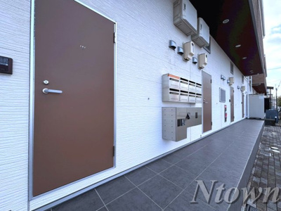【ロビー】 | LUCE | 建物の内部です