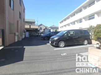 【駐車場】