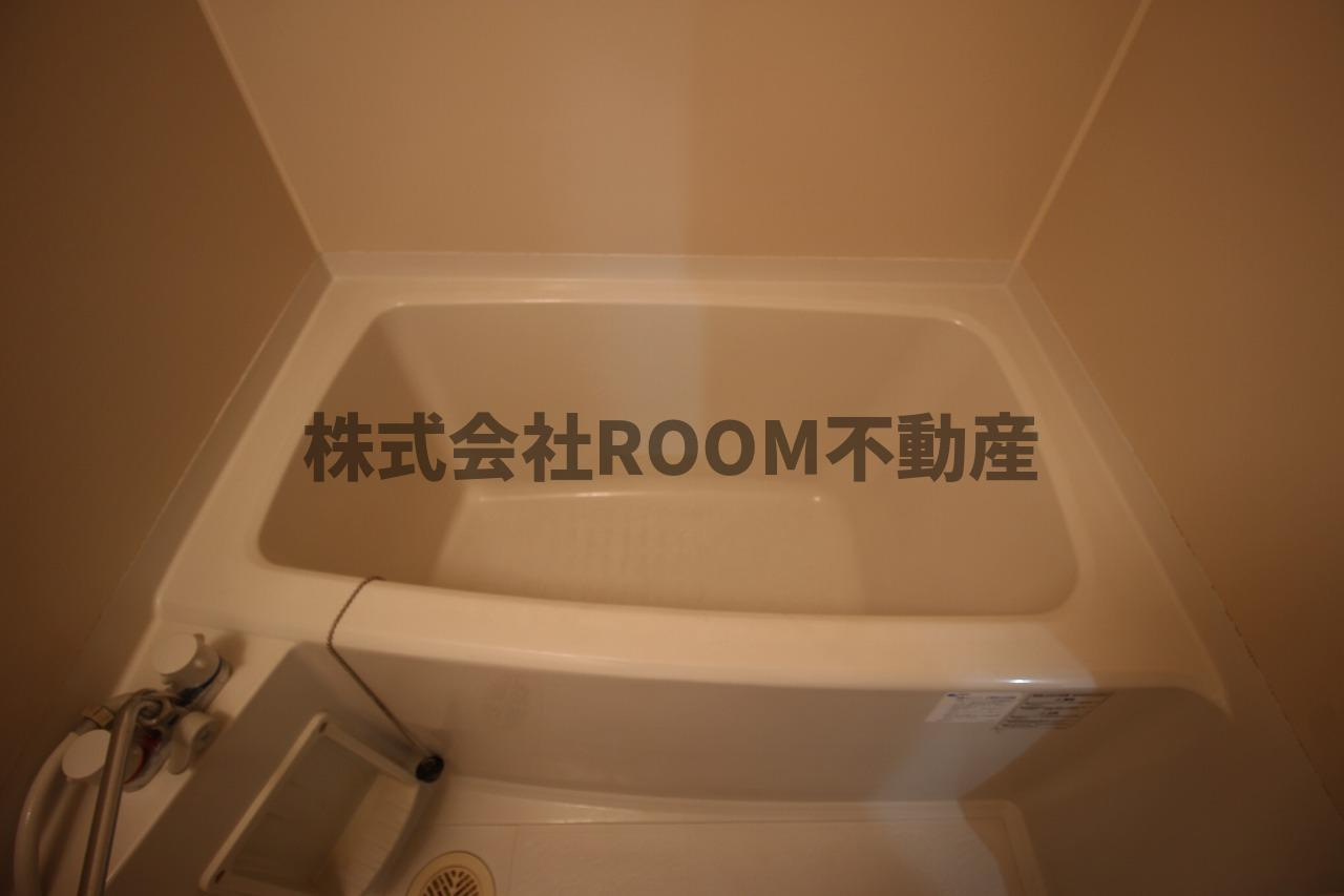 第6年見マンションの浴室|落ち着いた空間のお風呂です