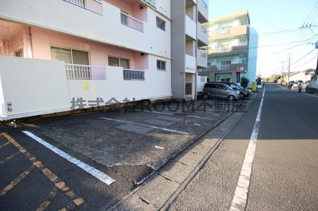 第6年見マンションの駐車場|駐車場です