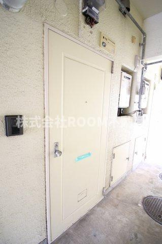 第6年見マンションの玄関