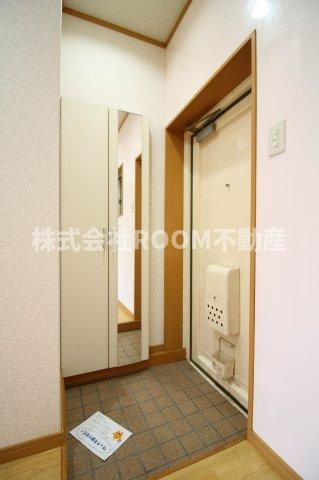 第6年見マンションの玄関