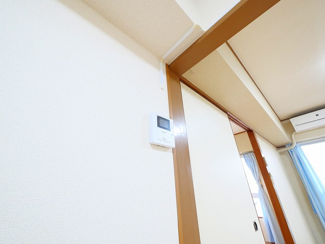 吉田マンションのセキュリティ|モニター付きインターホンです