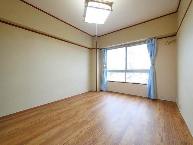 吉田マンションの洋室|広々とした洋室です
