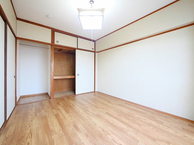 吉田マンションの洋室|コンパクトで使いやすい洋室です