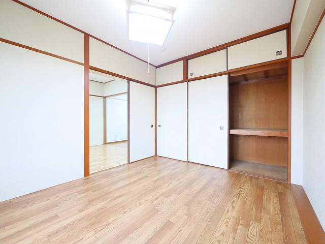 吉田マンションの寝室|ゆとりの広さです