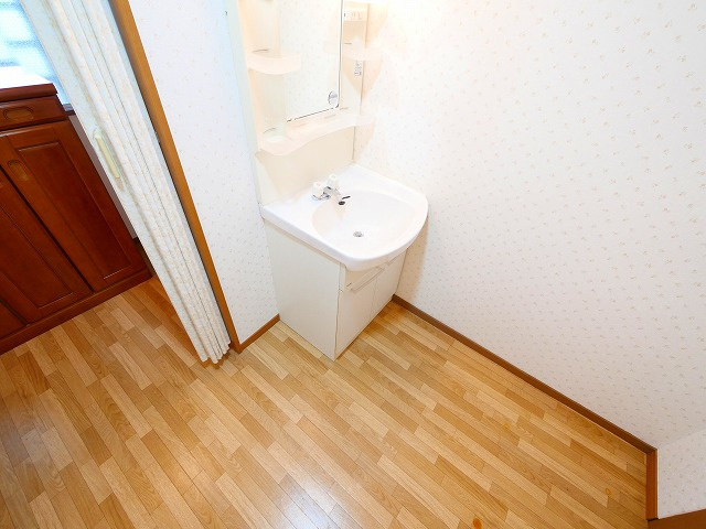 吉田マンションの独立洗面台|独立洗面化粧台付き