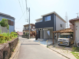 【前面道路含む現地写真】