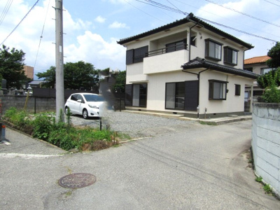 【駐車場】 | 再生住宅　南アルプス市上高砂 | カースペースがあります