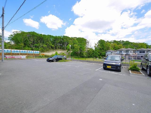 グリーンヒルＴ・Ｙの駐車場|駐車場があるので、車を買う予定の方も安心です