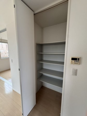 シャーメゾン花ノ井Bの収納