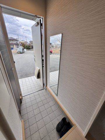 シャーメゾン花ノ井Bの玄関