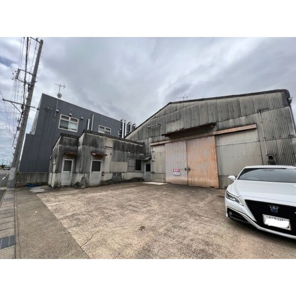 鍜治ヶ一色倉庫の外観