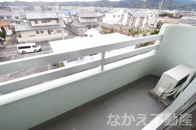 【バルコニー】 | お洗濯にも便利なバルコニー付き