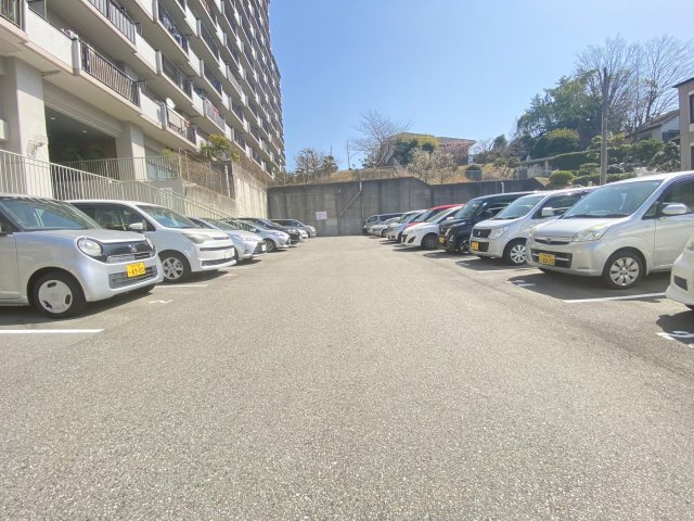 ユニライフ垂水千代ヶ丘の駐車場|☆神戸市垂水区　ユニライフ千代が丘☆