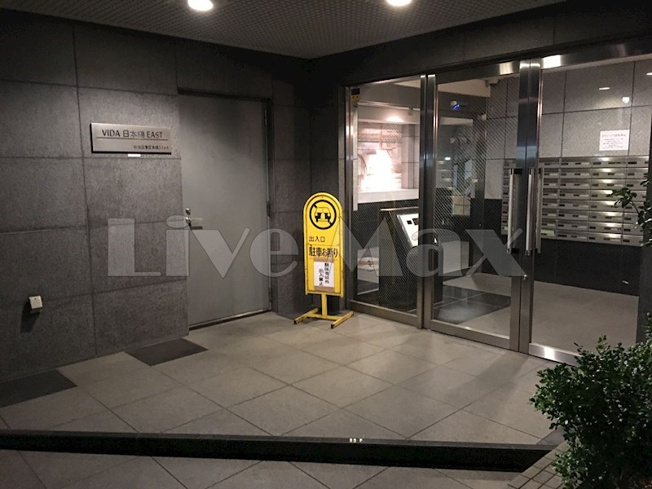 【エントランス】ヴィーダ日本橋EAST