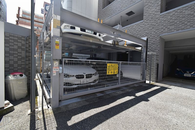 【駐車場】