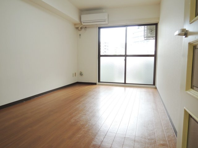 マシャンブル川口の居間・リビング|別号室の参考写真です。