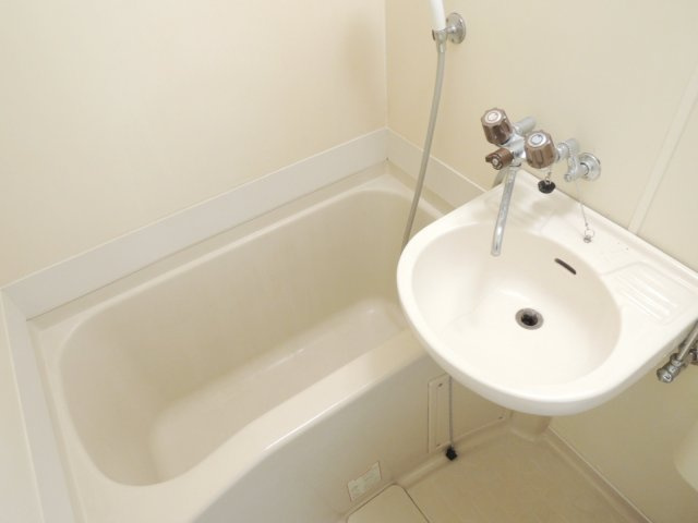 マシャンブル川口の浴室|別号室の参考写真です。