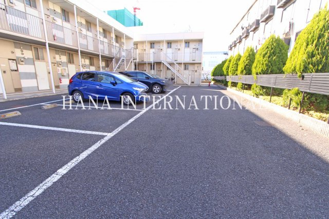レオパレスエルパセオⅢの駐車場