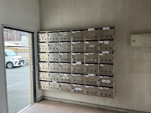 【その他共用部分】 | ユトリロ八通 | メールボックス