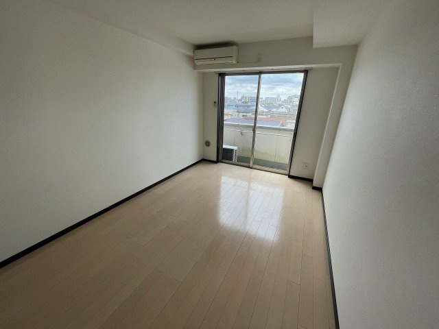ＫＡＮＥＮＡＲＩ和光前原　２０１の洋室