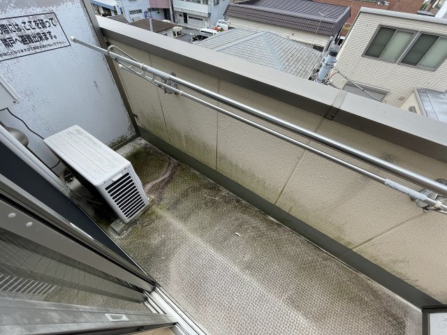 ＫＡＮＥＮＡＲＩ和光前原　２０１のバルコニー