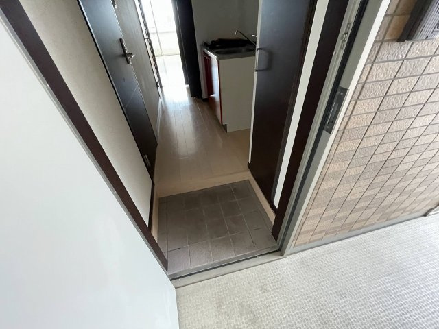 ＫＡＮＥＮＡＲＩ和光前原　２０１の玄関