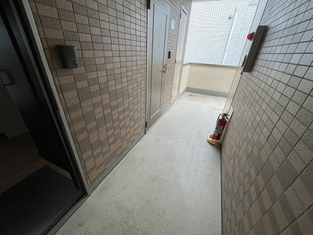 ＫＡＮＥＮＡＲＩ和光前原　２０１のロビー