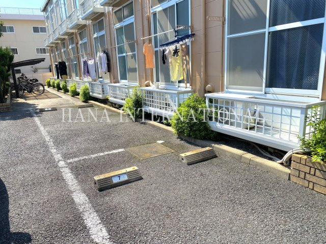 Ａｄｍｉｒａｔｉｏｎの駐車場