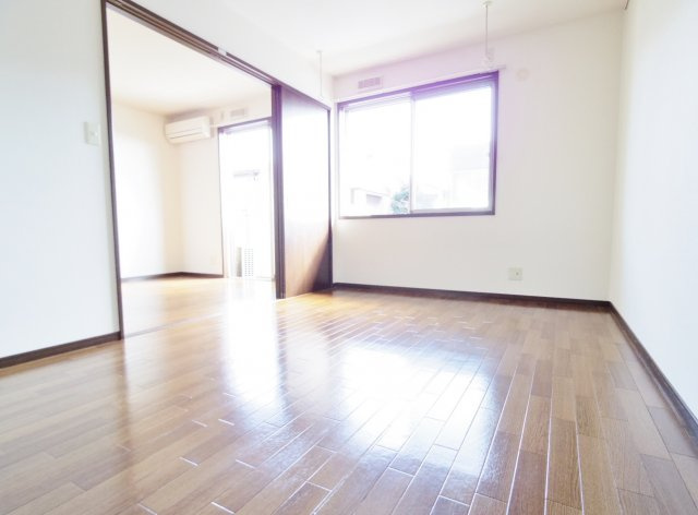 エルメゾン木下の洋室