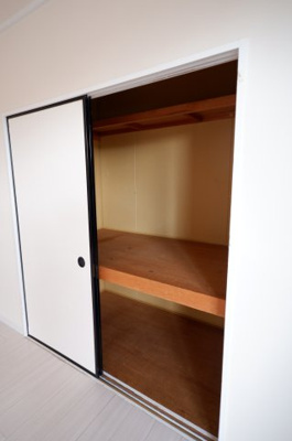 【収納】 | アンビション旭A棟 | 洋室6帖押入