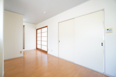 【居間・リビング】 | ハイツサンリット | ※同物件・同タイプの写真です。