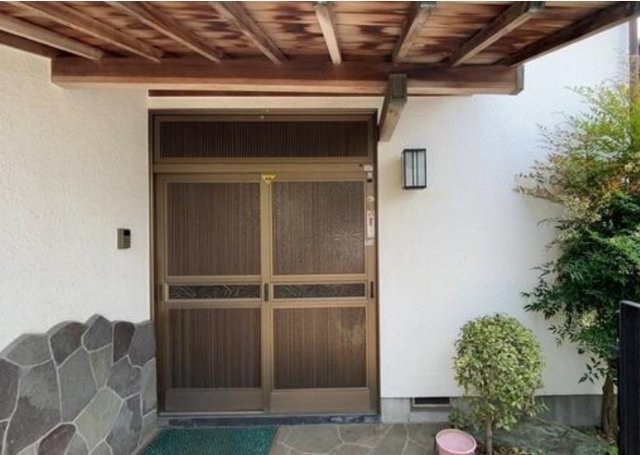 【玄関】 | □■秦野市千村1丁目 中古戸建■□ | 趣のある引き戸です。