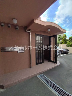 【エントランス】 | サンフィオーレ中郷 | 別部屋写真です。
