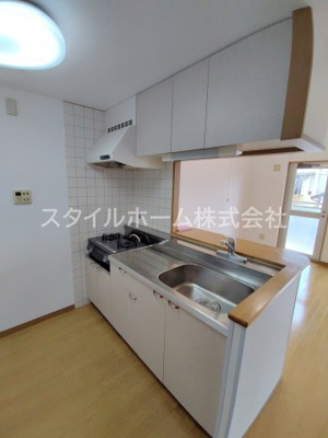 【キッチン】 | サンフィオーレ中郷 | 別部屋写真です。