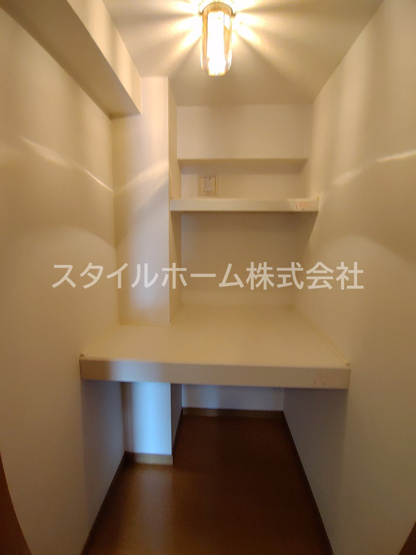 【収納】 | サンフィオーレ中郷 | 別部屋写真です。